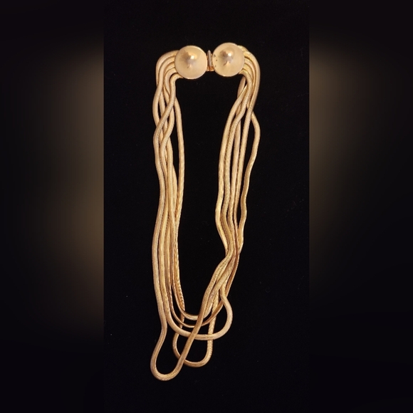 Jewelry - Elegant Gold-Tone Necklace